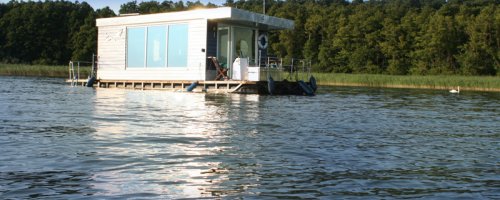 Kranichboot: das Hausboot mit Panoramablick und plätscherleisem Elektroantrieb